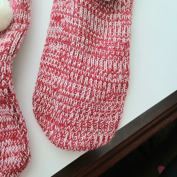 Old Navy Red And White Knit Slipper Socks - Picture 5 of 7
